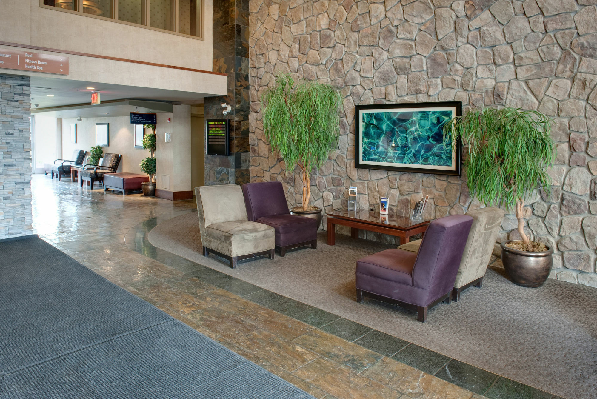 Sandman Hotel & Suites Риджайна Экстерьер фото